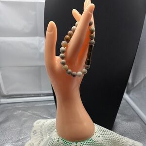 Chic Beaded Bracelet in Neutral Hues